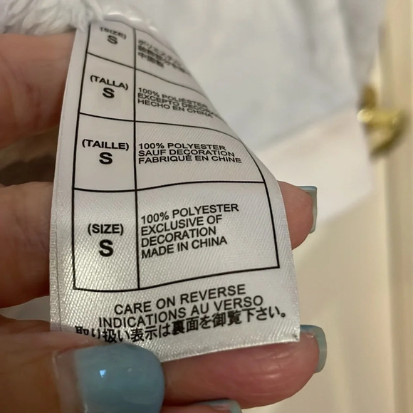 Off white Walt Disney World Pullover Very soft and warm material! Size S - Picture 4 of 5